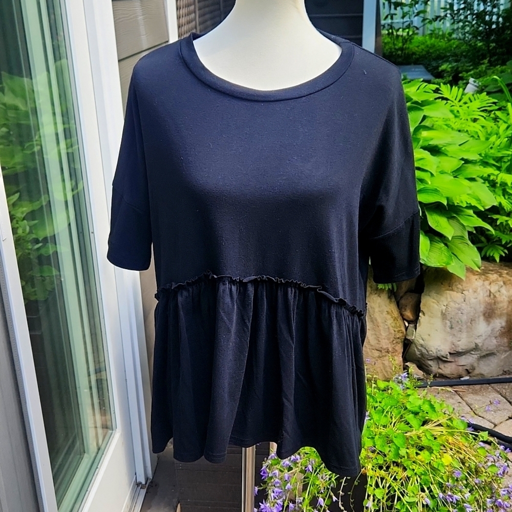 Sherosa Tee